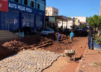 DNIT investe R$ 25 milhões em obras no município de Picos, afirma senador Elmano